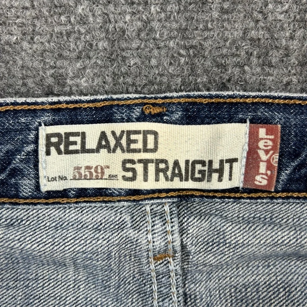 Vintage Levis Strauss 559 Jeans Mens 38x32 Relaxed Straight Blue Denim Pants Y2K
